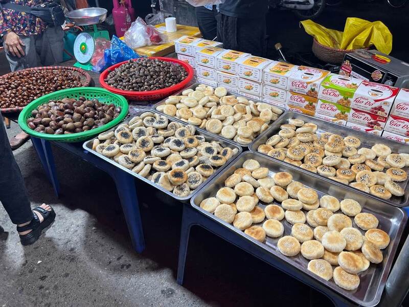 Chestnut cake is a gift with the most unforgettable aftertaste in Sapa 4