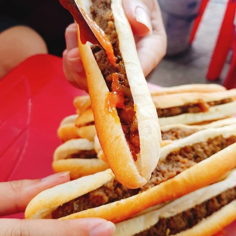 Top 15 famous delicious banh mi shops in Da Nang 11