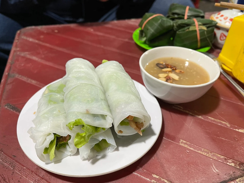 Pocket 8 delicious Hue wet cake shops, you'll be addicted to eating them 6