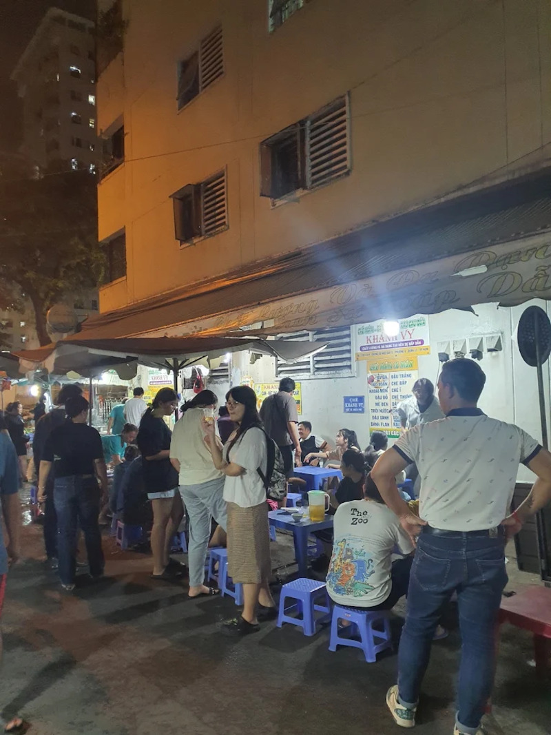 Review of Khanh Vy sweet soup with 16 dishes over 50 years old in District 10 5