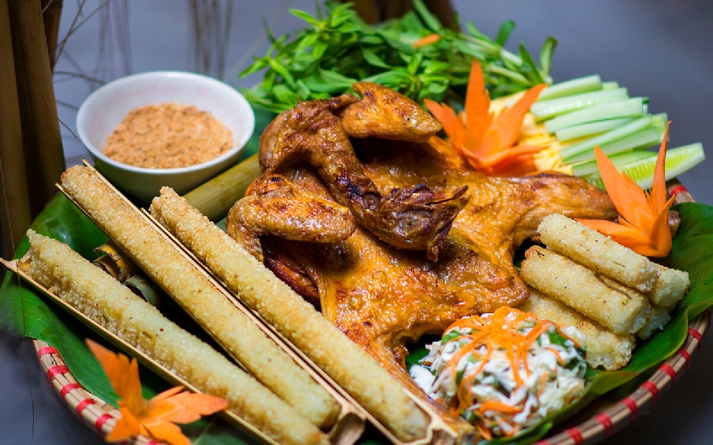 Top 10 delicious grilled chicken and bamboo rice restaurants in Saigon 2