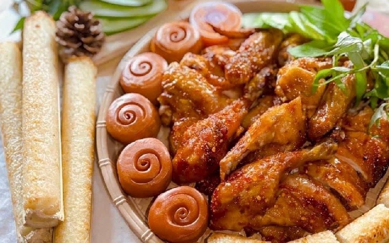 Top 10 delicious grilled chicken and bamboo rice restaurants in Saigon 9