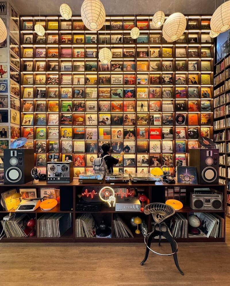 Giang Cafe: Find a classic but no less trendy space 12