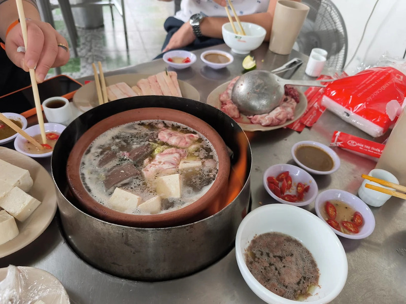 Hanh No oxtail hotpot, Hanoi, famous culinary rendezvous in Ha Dong 7