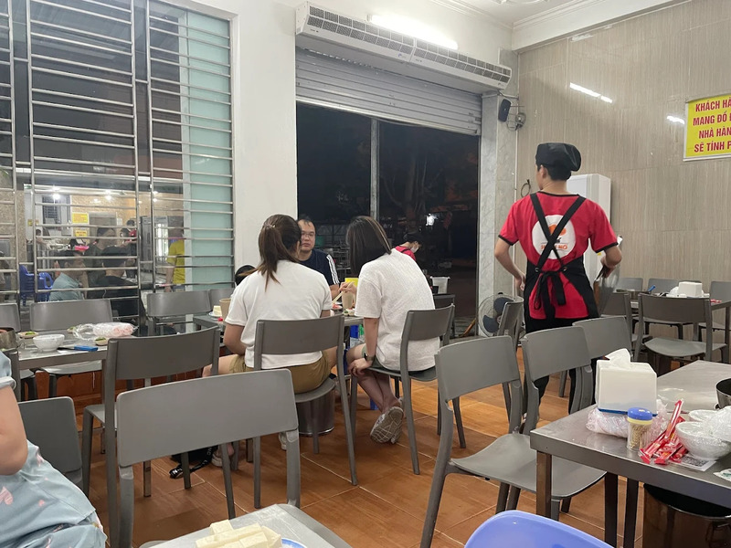 Hanh No oxtail hotpot, Hanoi, famous culinary rendezvous in Ha Dong 8