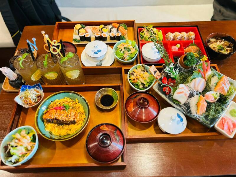 Pocket the top 8 restaurants in District 6 with diverse and delicious menus, forget the way back to District 8