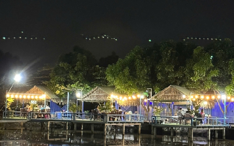 Suggested 10+ delicious, genuine, reasonably priced District 8 restaurants that you should try 12