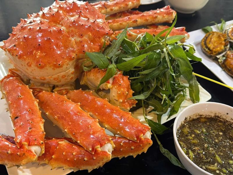 Top 10 Tan Binh restaurants with delicious food and beautiful space 3