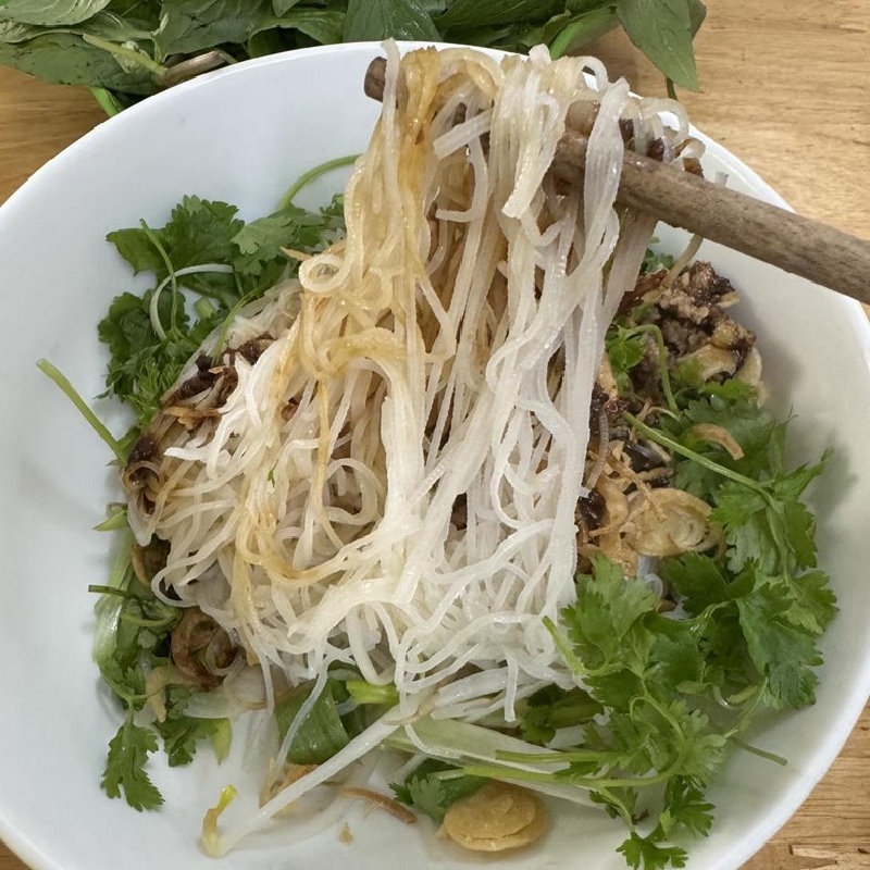 List of 10 delicious Gia Lai dry pho restaurants in Saigon 9