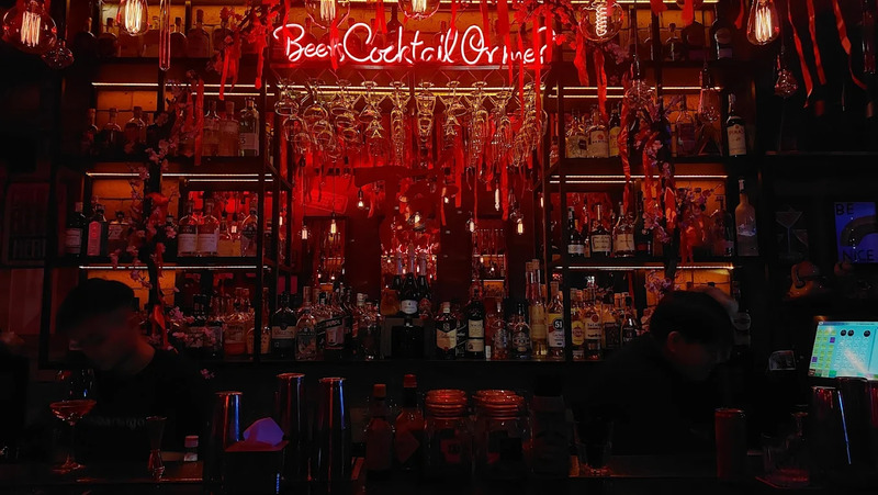 Top 8 famous Saigon pubs, the busiest paradise at night 7