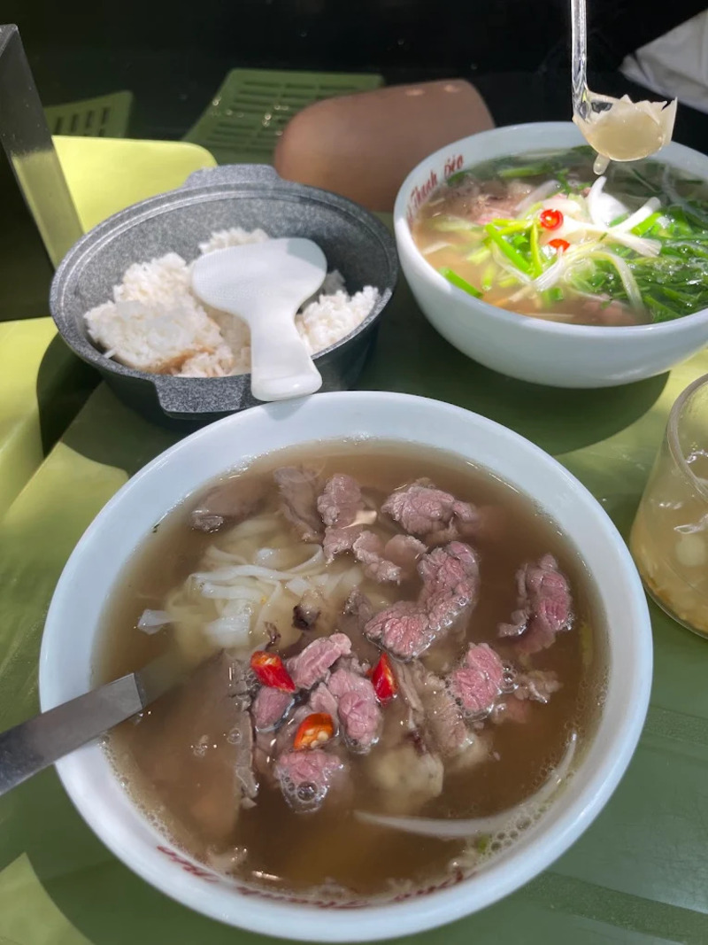 Thanh Beo Pho Bo restaurant is nostalgic with cold rice pho 9