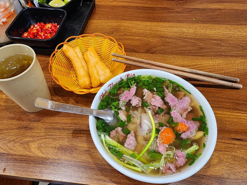 Thanh Beo Pho Bo restaurant is nostalgic with cold rice pho 10
