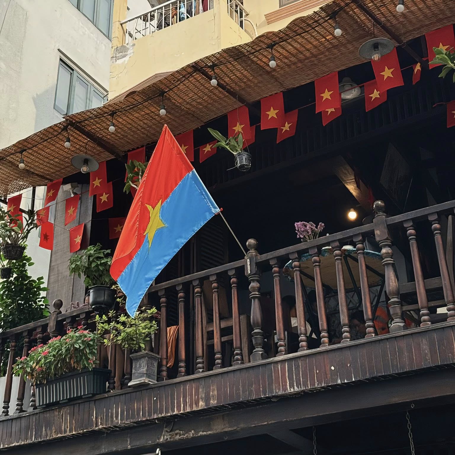 Nostalgia with 8 old Saigon cafes in the heart of the city 6