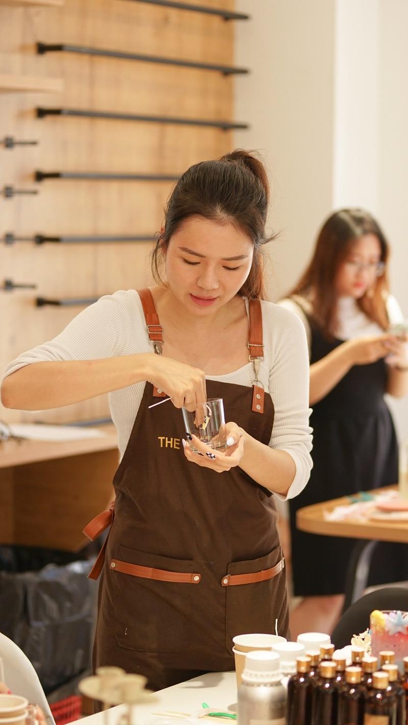 Alien Coffee: The first jellyfish aquarium cafe in Saigon 12