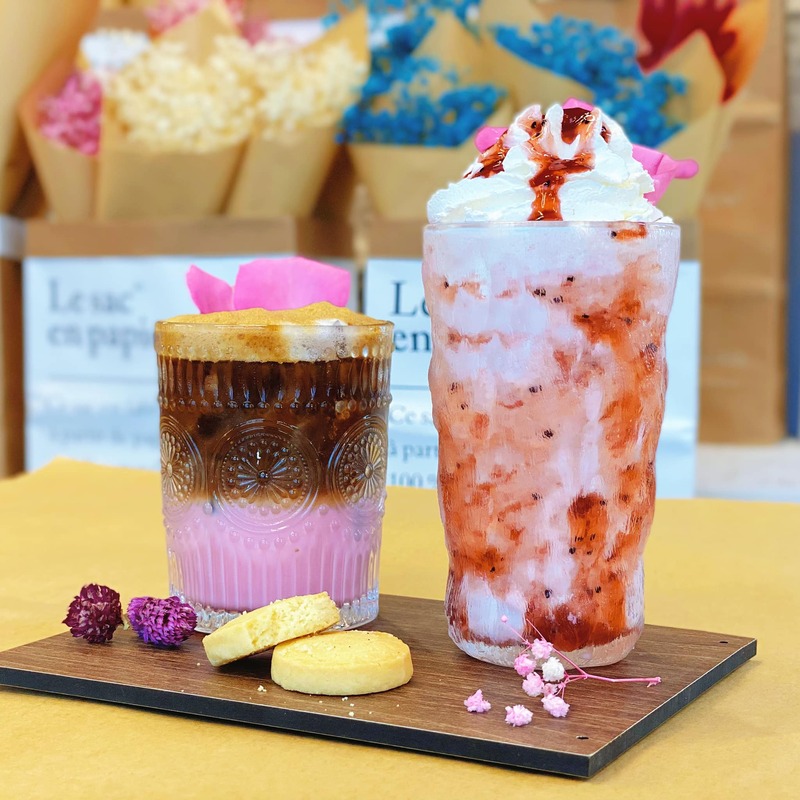 Alien Coffee: The first jellyfish aquarium cafe in Saigon 5