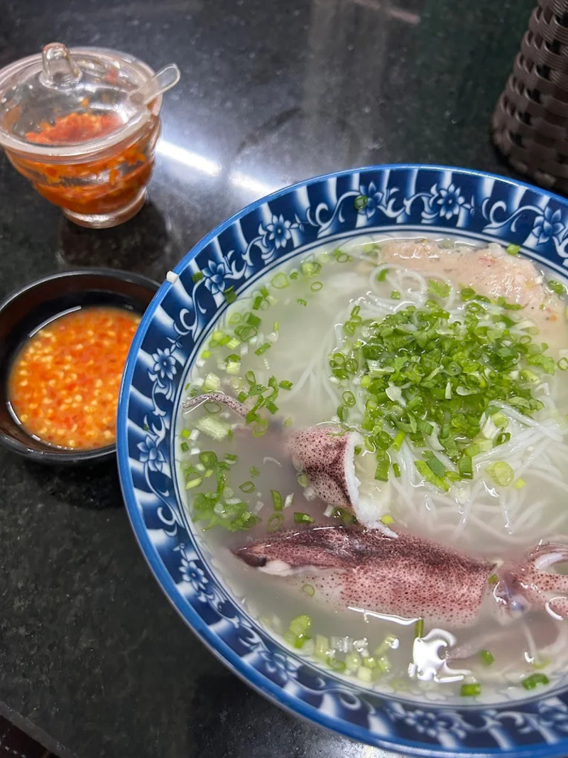 Stir-fried noodle soup in Da Nang: Experience the taste of the sea in the heart of District 8