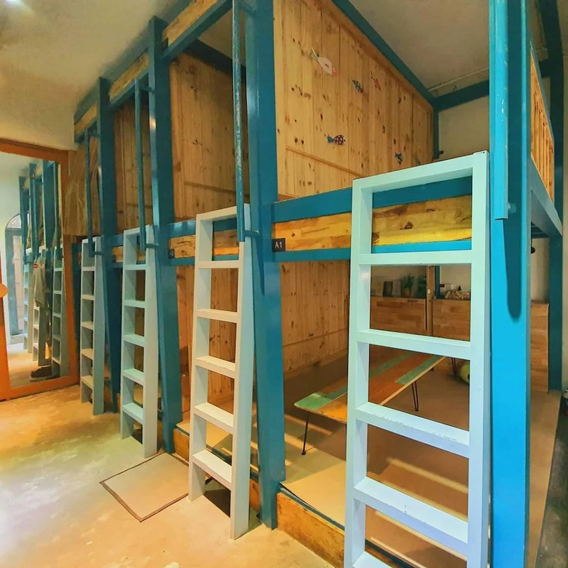 Slightly Fat Coffee: Private bed cafe in the heart of District 14