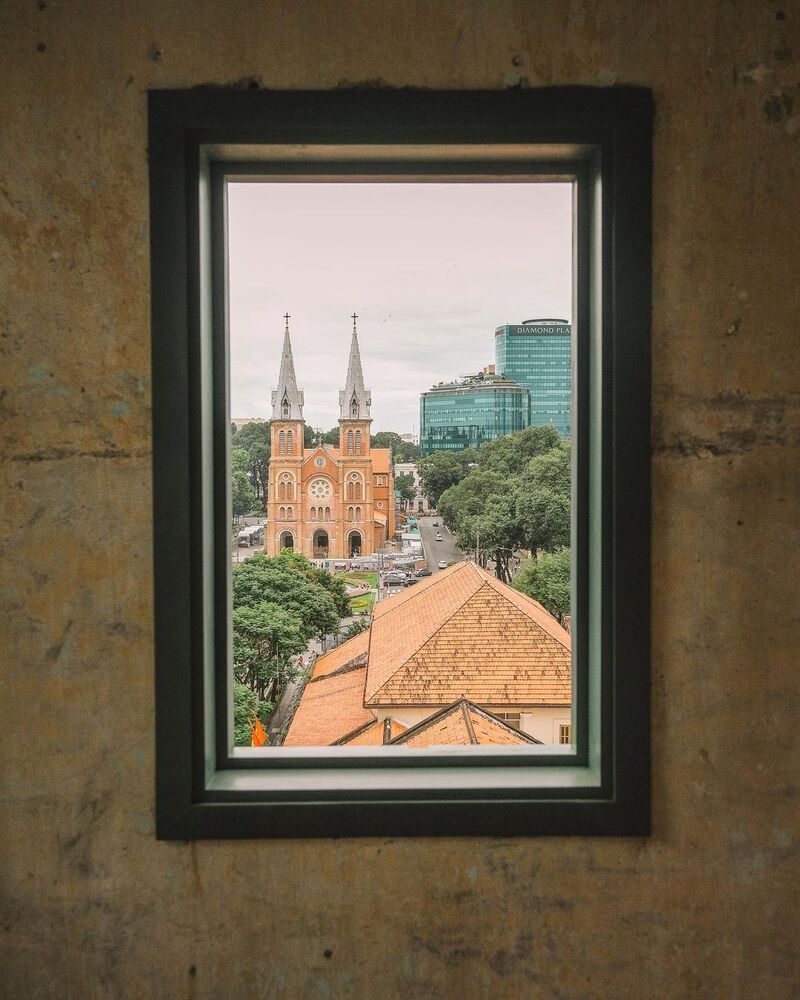 Nguoi Tam Chuyen House: Cafe with view of Notre Dame Cathedral for peaceful souls 9