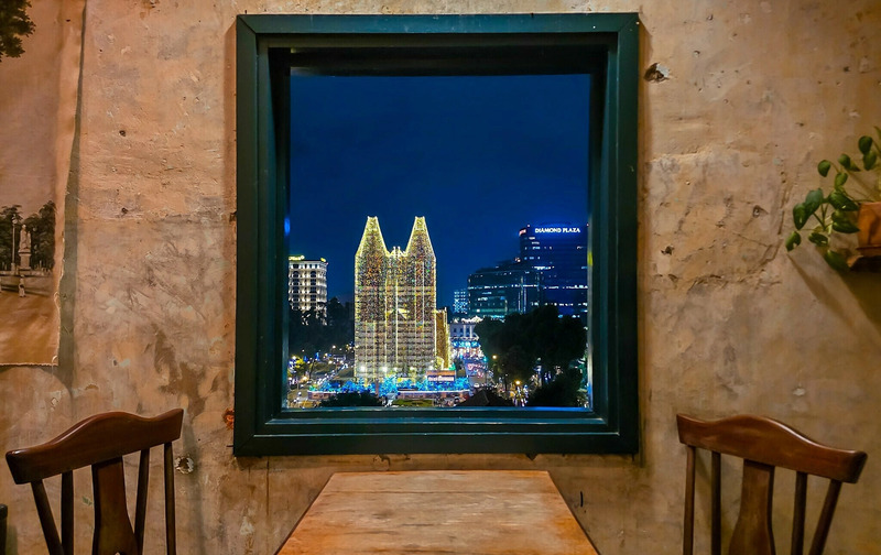Nguoi Tam Chuyen House: Cafe with view of Notre Dame Cathedral for peaceful souls 12