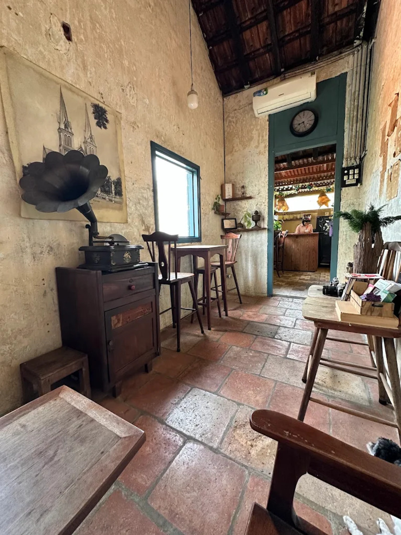 Nguoi Tam Chuyen House: Cafe with view of Notre Dame Cathedral for peaceful souls 6