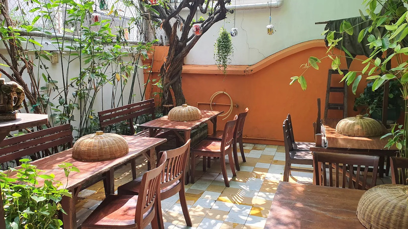 Cuc Gach Quan Restaurant: A nostalgic Vietnamese home dining space 3