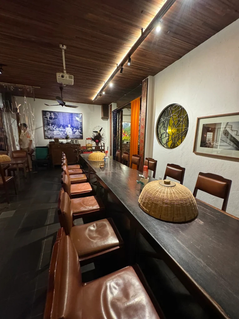 Cuc Gach Quan Restaurant: A nostalgic Vietnamese home dining space 6