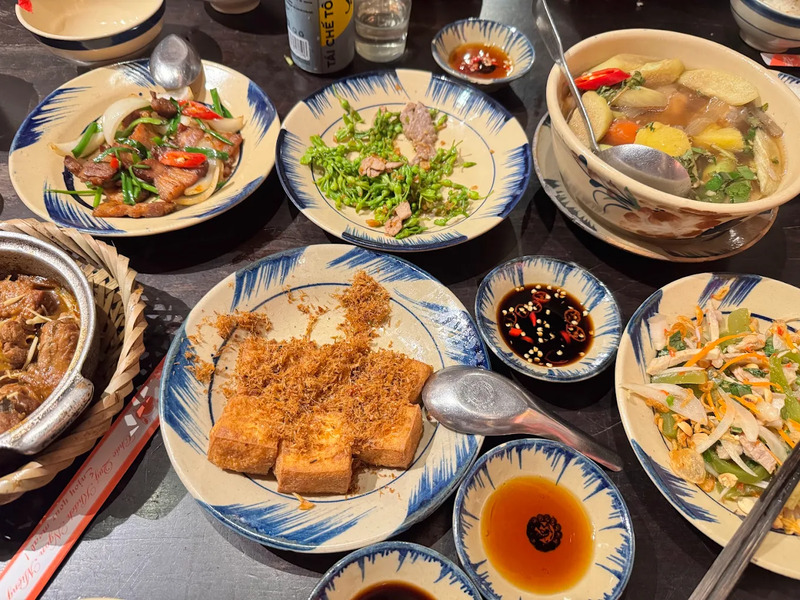 Cuc Gach Quan Restaurant: A nostalgic Vietnamese home dining space 5