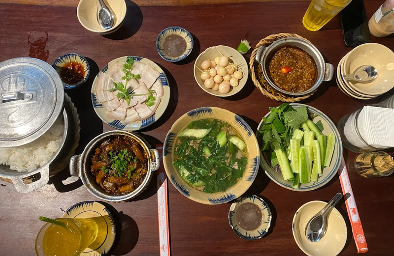 Cuc Gach Quan Restaurant: A nostalgic Vietnamese home dining space 8