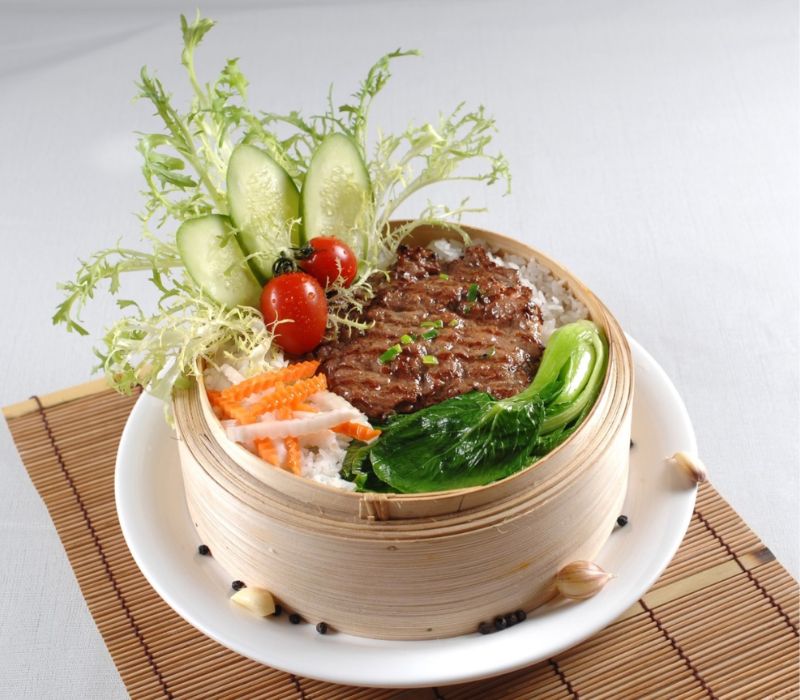 Top restaurants with delicious Hue dishes, authentic to the ancient capital in District 1 6