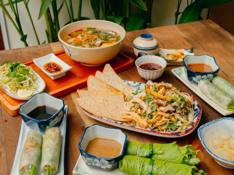 Suggested 5 Hue restaurants in District 3 that are loved by many diners 5