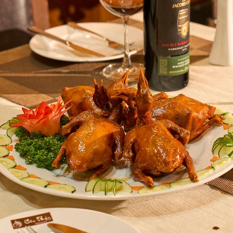 Son Thuy Restaurant, where the quintessence of Vietnamese cuisine converges 7