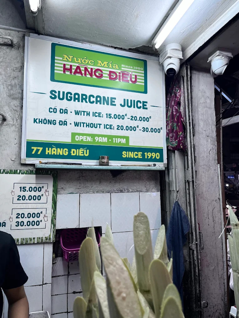 Experience the long-standing Hang Dieu sugarcane juice shop in the heart of the old town 2