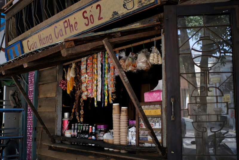 Linh Coffee Shop: Where time stopped in Saigon 1975 13