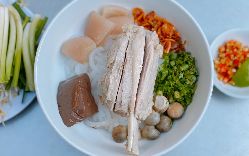 Review of Bui Huu Nghia tree noodle soup, crowded in District 5 2