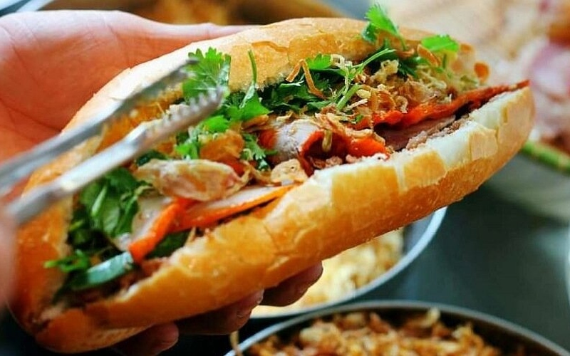 Top 15 favorite Hanoi banh mi shops with old town flavors 10