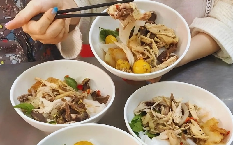 Top 8 delicious and most crowded Dalat chicken nuggets shops 5