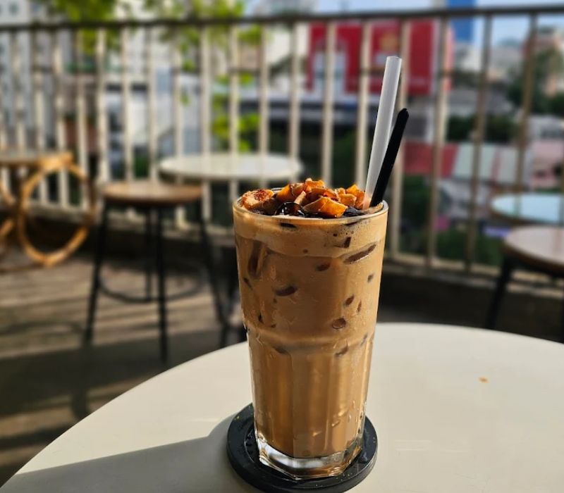 Saigon Oi Coffee: An ideal meeting place in the heart of the city 4
