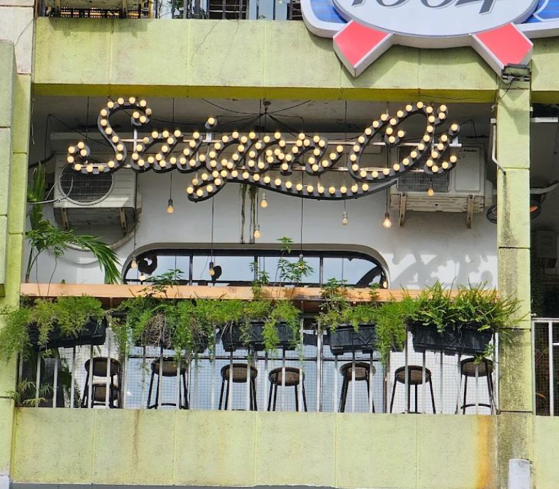 Saigon Oi Coffee: An ideal meeting place in the heart of the city 5