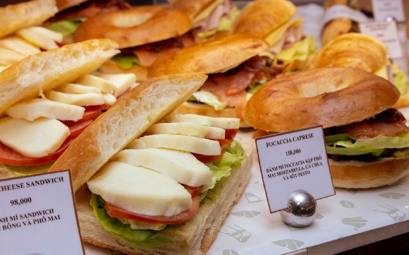 Cafe U: Coffee shop directly connected to the metro in the heart of District 1 11