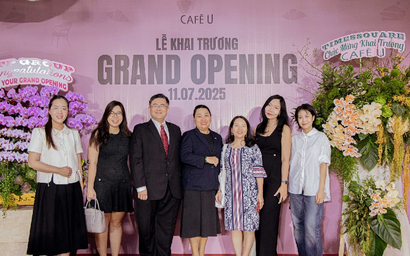 Cafe U: Coffee shop directly connected to the metro in the heart of District 13