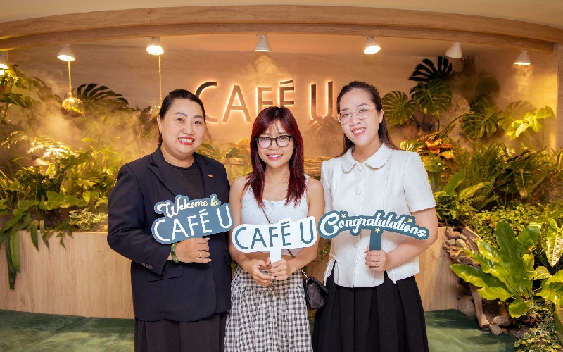 Cafe U: Coffee shop directly connected to the metro in the heart of District 19