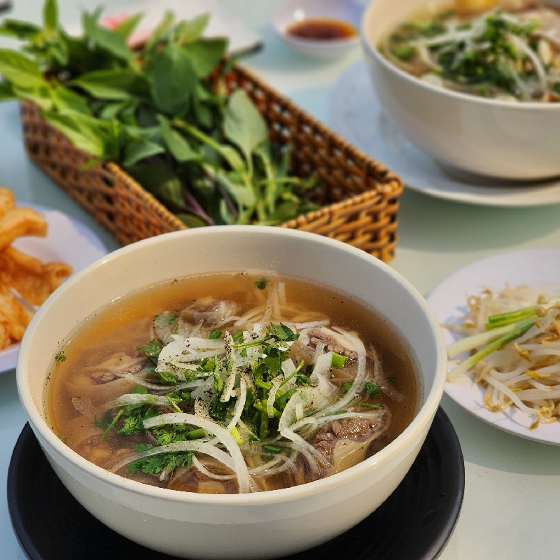 Top 16 delicious Saigon popular restaurants worth trying 6