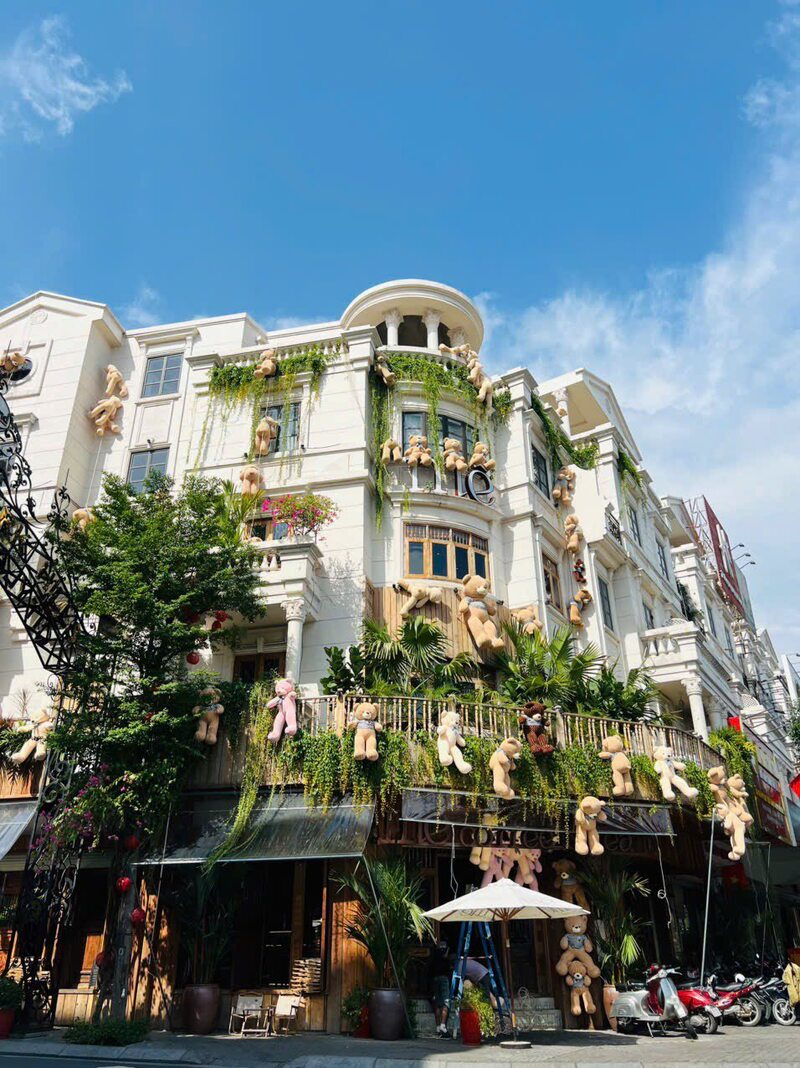 Me Go Vap Coffee Shop with the most sparkling photography concept in Saigon 7