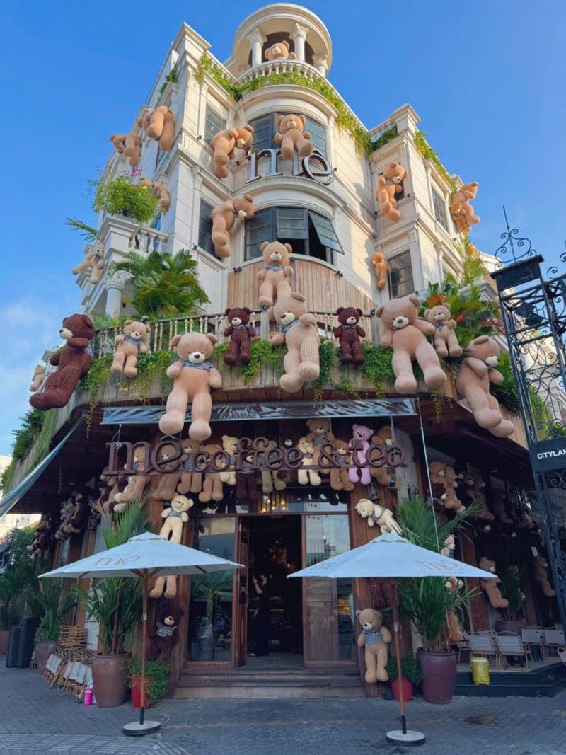 Me Go Vap Coffee Shop with the most sparkling photography concept in Saigon 5