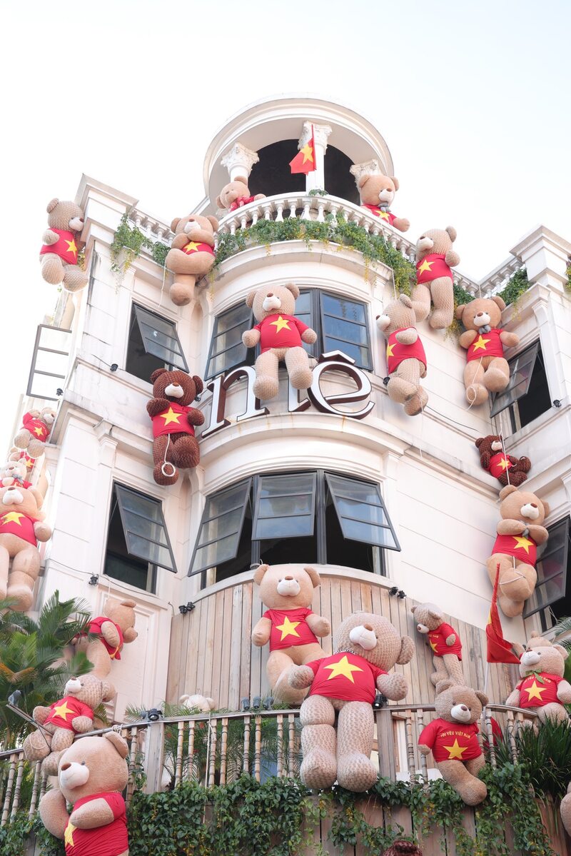 Me Go Vap Coffee Shop with the most sparkling photography concept in Saigon 10