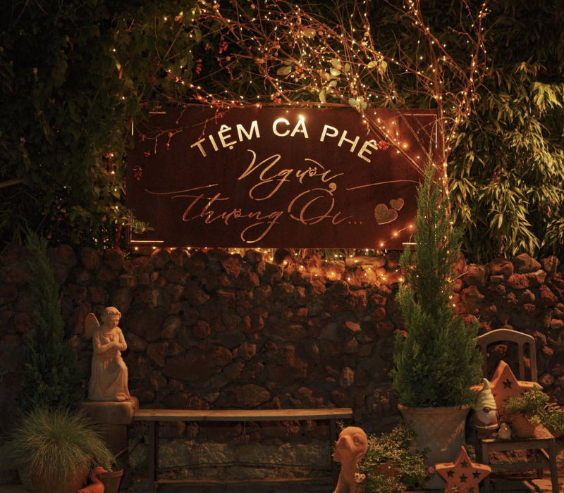 What's special about Nguoi Thuong Oi cafe in the heart of Da Lat? 2