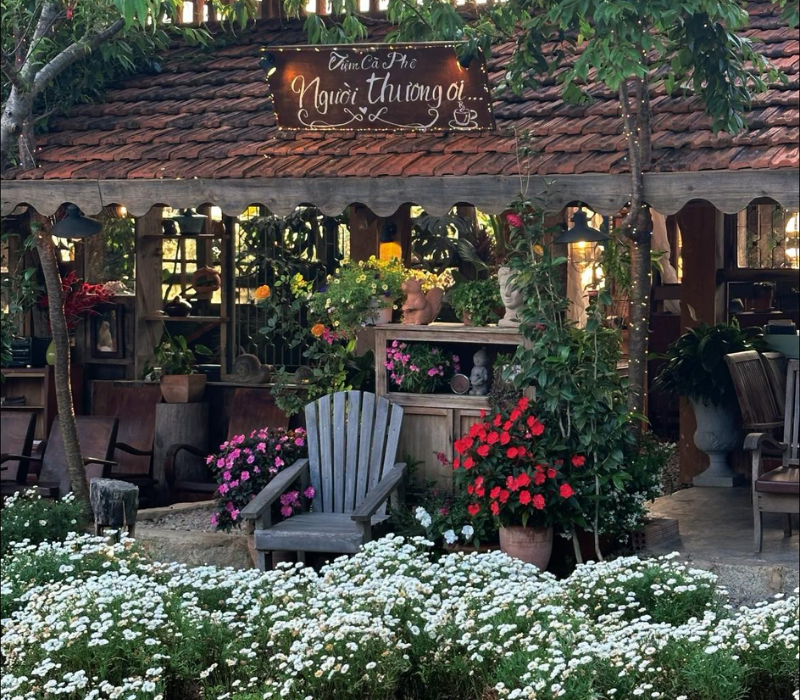 What's special about Nguoi Thuong Oi cafe in the heart of Da Lat? 3