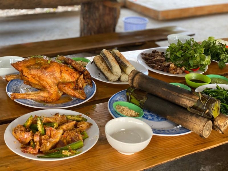Top 10 grilled chicken and lam rice restaurants in Da Lat that captivate tourists 2