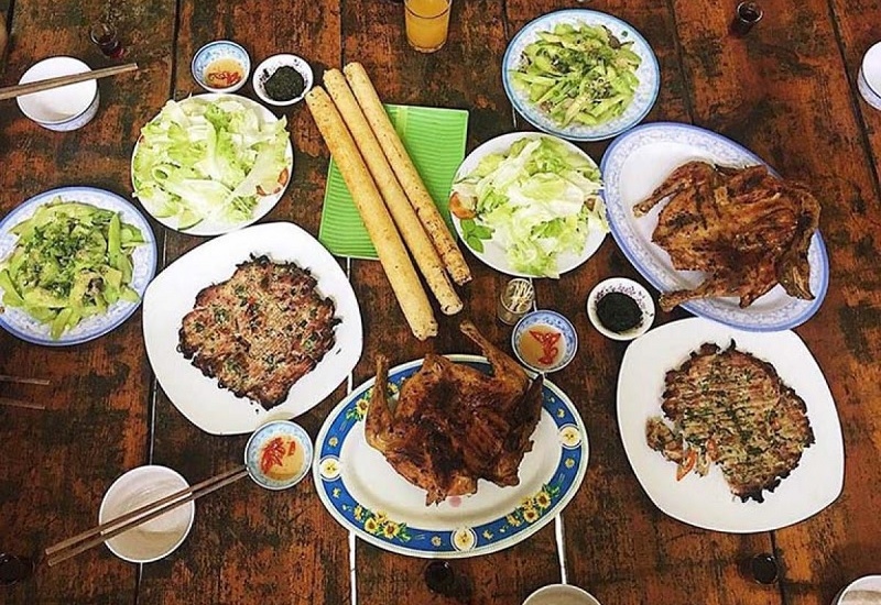 Top 10 grilled chicken and lam rice restaurants in Da Lat that captivate tourists 8