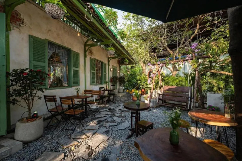 Ca Phao Coffee Shop in the corner of old Saigon in the heart of Thao Dien 10